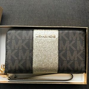 Michael Kors wallet/wristlet